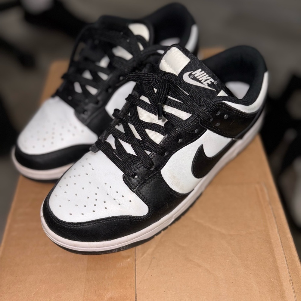 Nike Black and White Women's Sneakers